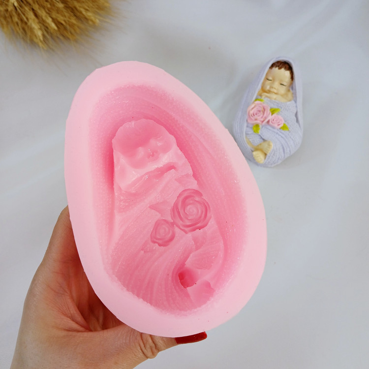 قالب شمع مدل نوزاد قنداقی گلدار