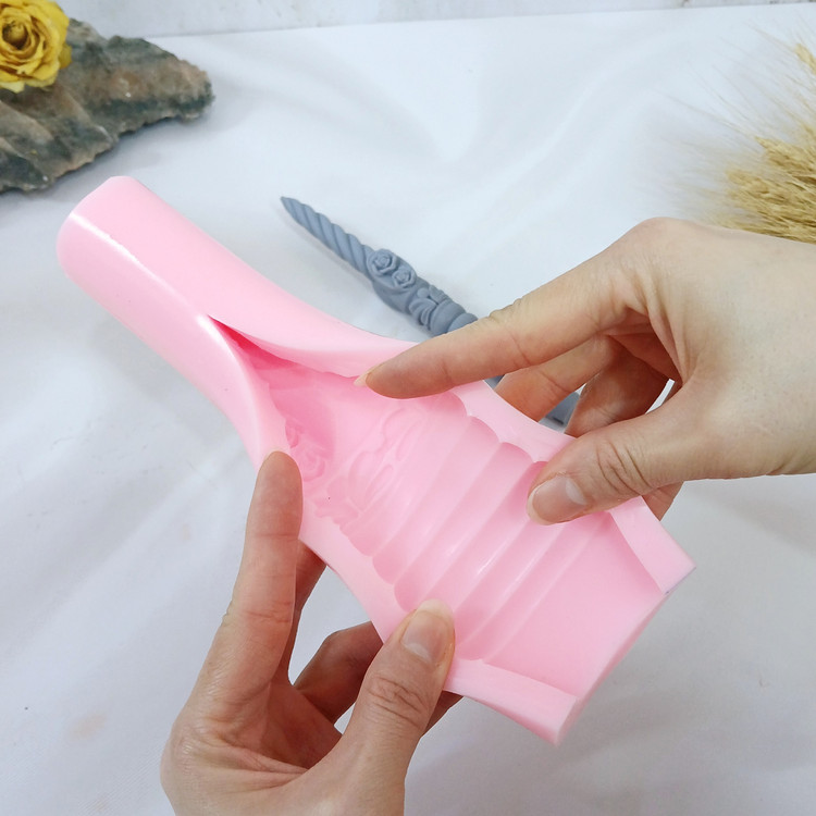 قالب شمع مدل قلمی پیچی گلدار
