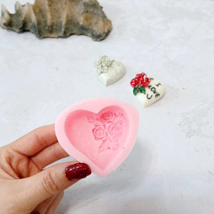 قالب شمع کوشا مدل قلب LOVE گلدار